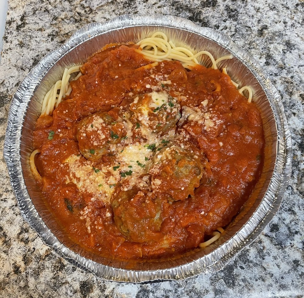 Vesuvio's Italian Restaurant & Pizzeria Logo