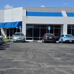 Fyrebird - Both handicap spots taken by non handicapped vehicles with no placards.