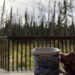 Sunwapta Falls Rocky Mountain Lodge - Morning coffee