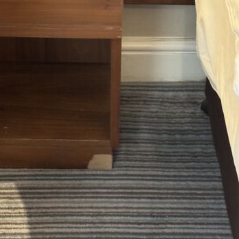 Thistle Piccadilly Hotel - Nightstand damaged - Hotels Near Me - London, XGL Thistle Piccadilly Hotel - Nightstand damaged - Hotels Near Me - London, XGL