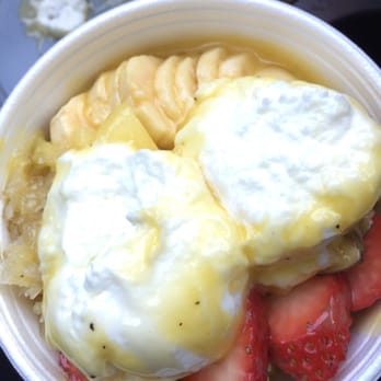 Mo 'Ono Hawai'i - Small Acai Bowl with Greek Yogurt and Lilikoi Butter - Food Trucks Near Me - Kahului, Hawaii Mo 'Ono Hawai'i - Small Acai Bowl with Greek Yogurt and Lilikoi Butter - Food Trucks Near Me - Kahului, Hawaii