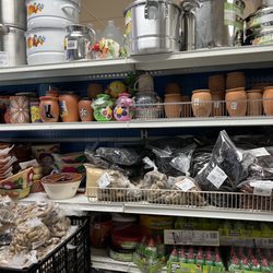 El Quetzal - Bowls and pots