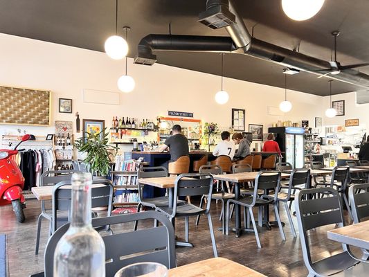 MOTO Delicatessen & Bodega by null