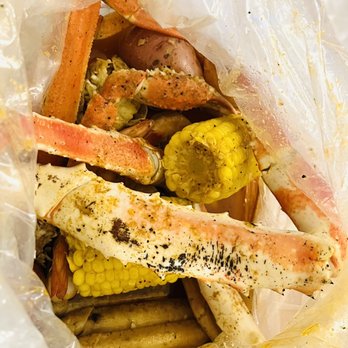 Red Crab Juicy Seafood - 1lb King Crab Legs 1/2 lb Snow Crab Legs 1/2 lb Shrimp (no head) corn on the cob & potatos Juicy special medium heat - Seafood Near Me - Newark, New Jersey