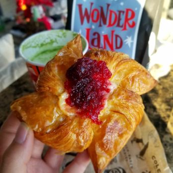 Colectivo Coffee Logan Square - Cranberry danish - Coffee & Tea Near Me - Chicago, Illinois Colectivo Coffee Logan Square - Cranberry danish - Coffee & Tea Near Me - Chicago, Illinois
