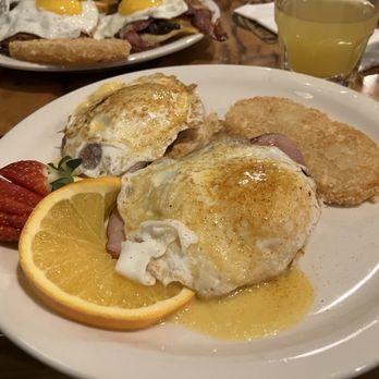 Crow and the Pitcher - Delicious Eggs Benedict!! - Burgers Near Me - Murray, Utah Crow and the Pitcher - Delicious Eggs Benedict!! - Burgers Near Me - Murray, Utah