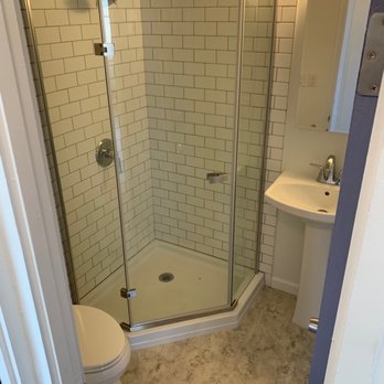 Paradise Flooring - Matching Luxury Vinyl in Bathroom from Paradise Flooring - Flooring Near Me - Honolulu, Hawaii Paradise Flooring - Matching Luxury Vinyl in Bathroom from Paradise Flooring - Flooring Near Me - Honolulu, Hawaii