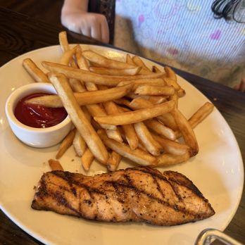 Walt's Wharf - Kids salmon plate - Seafood Near Me - Seal Beach, California Walt's Wharf - Kids salmon plate - Seafood Near Me - Seal Beach, California