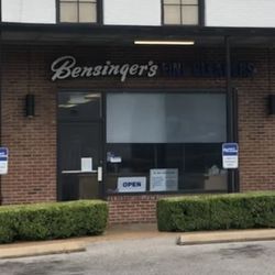 Bensinger's Fine Cleaners - Dry cleaners store