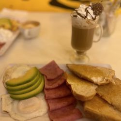 Hijos De La Gran Fruta - "El papacito" caliente "el problemático" con aguacate.