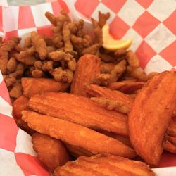 DJ’s Clam Shack