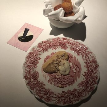 Schloss Schauenstein - Swiss Food Near Me - Fürstenau, GR