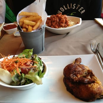 Poules Moules - Half chicken and pasta - Belgian Near Me - Bruges, VWV Poules Moules - Half chicken and pasta - Belgian Near Me - Bruges, VWV