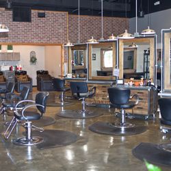 Diviniti Salon