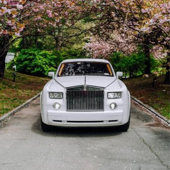 Ritmo Limo & Bus - Photo - Limos Near Me - Montreal, Quebec Ritmo Limo & Bus - Photo - Limos Near Me - Montreal, Quebec