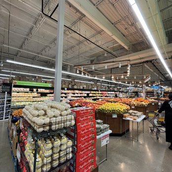 H Mart - Produce area - International Grocery Near Me - Redmond, Washington