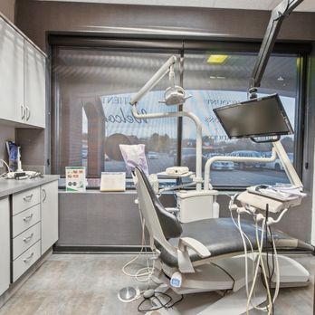 Thomas F. Brown - Thomas F. Brown, DDS - Interior - Cosmetic Dentists Near Me - Naperville, Illinois Thomas F. Brown - Thomas F. Brown, DDS - Interior - Cosmetic Dentists Near Me - Naperville, Illinois