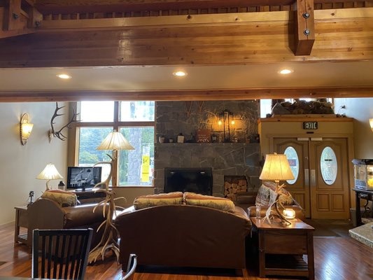 Cowlitz River Lodge by null