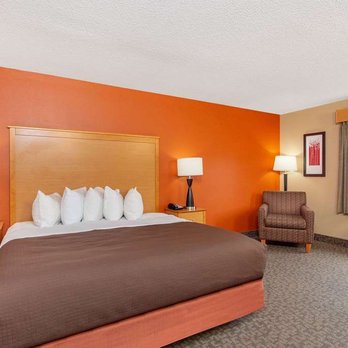 AmericInn by Wyndham Boscobel - Guest room - Hotels Near Me - Boscobel, Wisconsin AmericInn by Wyndham Boscobel - Guest room - Hotels Near Me - Boscobel, Wisconsin
