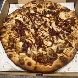 Johnny's Pizza King - Bbq chicken pizza