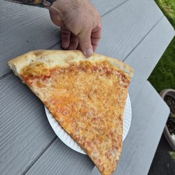 Laby's Pizzeria - GIANT slice!