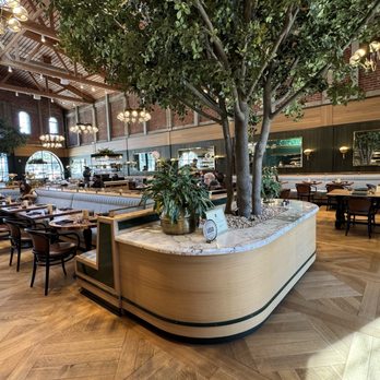 Twelvemonth - Photo of empty restaurant in the middle of lunch hour, when they were unable to seat us - Vegan Near Me - Burlingame, California Twelvemonth - Photo of empty restaurant in the middle of lunch hour, when they were unable to seat us - Vegan Near Me - Burlingame, California