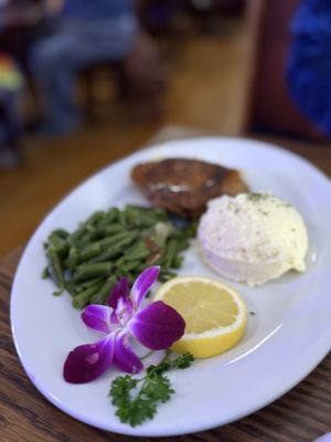 Thee Abbey Kitchen / Arcadia Academy by null