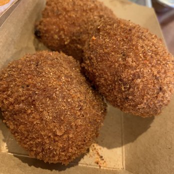 Dos Croquetas - Oreo croquetas - Bakeries Near Me - Miami, Florida