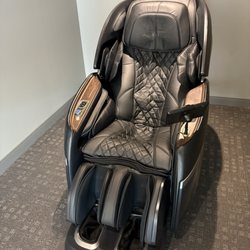 Innovative Dental of Springfield - A massage chair you can use while you wait!