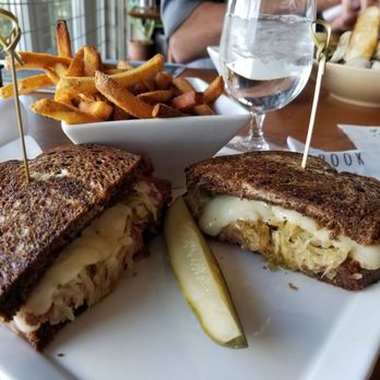 Waterfront Restaurant Alderbrook - My luscious Reuben - Hotels Near Me - Union, Washington