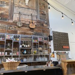 Etta Place Cidery & Taproom - Bar area