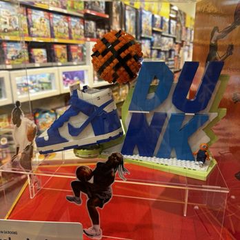 Lego Store - Toy Stores Near Me - Tukwila, Washington