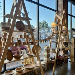 Abingdon Commons - Wooden bowl, etc