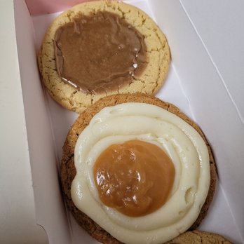 Crumbl - Edgewater - 11.21.21 - Salted Caramel Cheescake // Maple Cinammon Roll - Bakeries Near Me - Edgewater, Colorado Crumbl - Edgewater - 11.21.21 - Salted Caramel Cheescake // Maple Cinammon Roll - Bakeries Near Me - Edgewater, Colorado