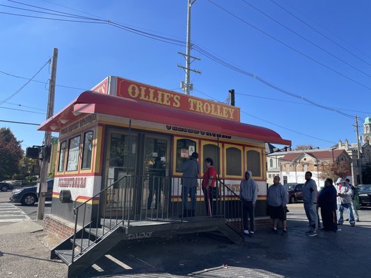Ollie's Trolley by null