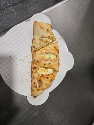 Cutting Edge Pizzeria by null