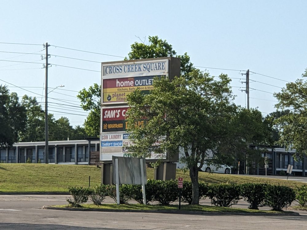 Cross Creek Square Logo