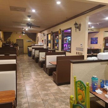 El Sombrero Mexican Grill - Left side of the dining area - Mexican Near Me - Ocoee, Florida