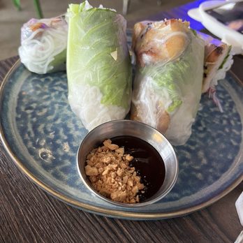 Dzo Viet Eatery - Fresh roll chicken. Standard but chicken was super tasty since it was freshly made - Vietnamese Near Me - Toronto, Ontario