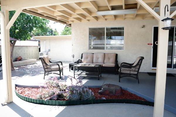 Get your life back today. Let us help you detox and start your rehab today. - At LA Valley Recovery we help clients detox and recover in a residential setting, we are a 6 bed facility and with the privacy of your ur location you can feel relaxed in getting through this part of your life.