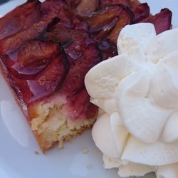 Café Schmitt - Frischer Zwetschgen Datschi