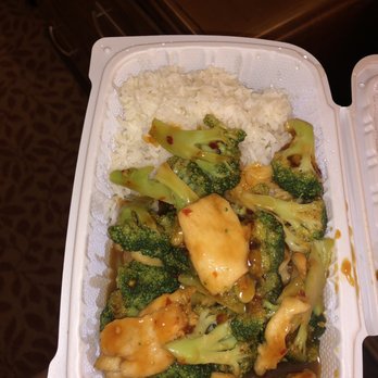 Sunny Carry Out - Chicken & broccoli in garlic sauce - Chinese Near Me - Baltimore, Maryland Sunny Carry Out - Chicken & broccoli in garlic sauce - Chinese Near Me - Baltimore, Maryland