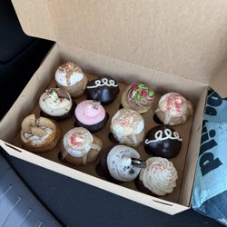 Cupcake Charlie's