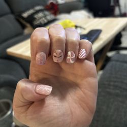 Lee Nails