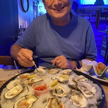 Steamer’s Oyster Bar - Raw Ousters - Seafood Near Me - Englewood, Florida
