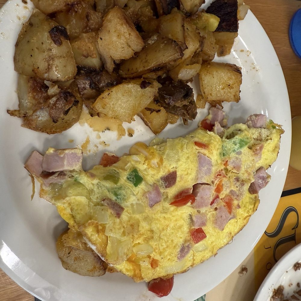 Beach Break Cafe - Denver Omelette - Breakfast & Brunch Near Me - Oceanside, California Beach Break Cafe - Denver Omelette - Breakfast & Brunch Near Me - Oceanside, California