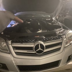 24/7 Mobile Mechanic - Battery replacement on a Mercedes