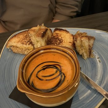 The Fitz - Golden Peak Melt & Tomato Basil Soup - Bars Near Me - Vail, Colorado