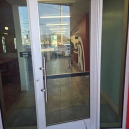 No sign for no pets allowed.