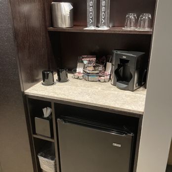 Hotel Duval, Autograph Collection - Well appointed bar area in the room. - Hotels Near Me - Tallahassee, Florida Hotel Duval, Autograph Collection - Well appointed bar area in the room. - Hotels Near Me - Tallahassee, Florida